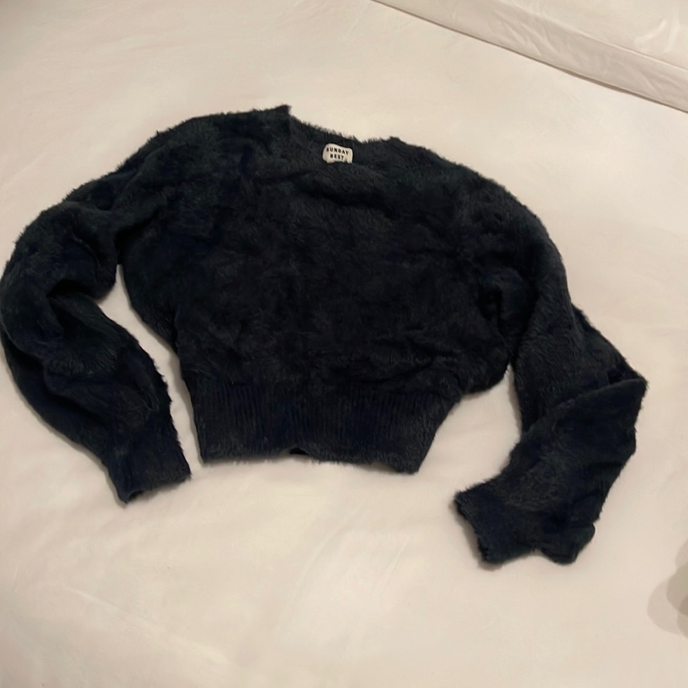 Green crop sweater. Super soft and fuzzy
